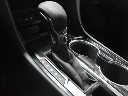 Used 2023 Chevrolet Equinox Premier FWD image 21