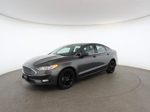 Used 2020 Ford Fusion SE w/ Equipment Group 151A image 2