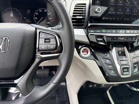 Used 2025 Honda Odyssey Touring image 20