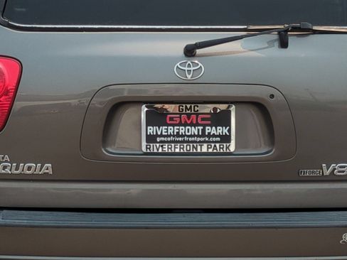 Used 2005 Toyota Sequoia SR5 AWD/4WD image 42