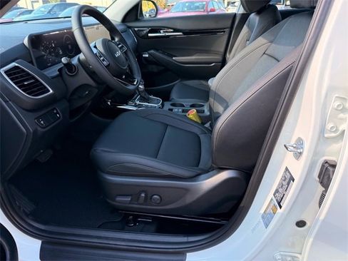 New 2026 Kia Seltos SX image 8