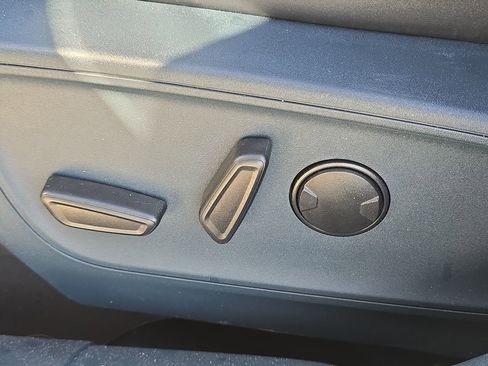 Certified 2025 Ford Maverick Lobo image 12