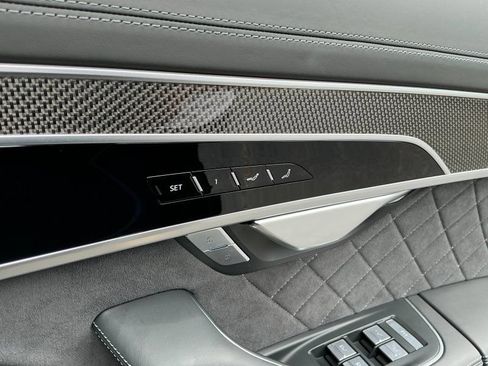 Used 2023 Audi S8 AWD/4WD image 35