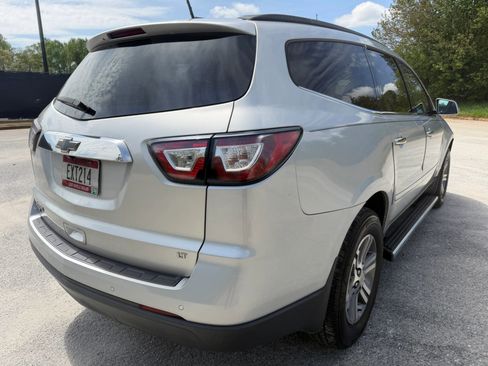 Used 2017 Chevrolet Traverse LT FWD image 5