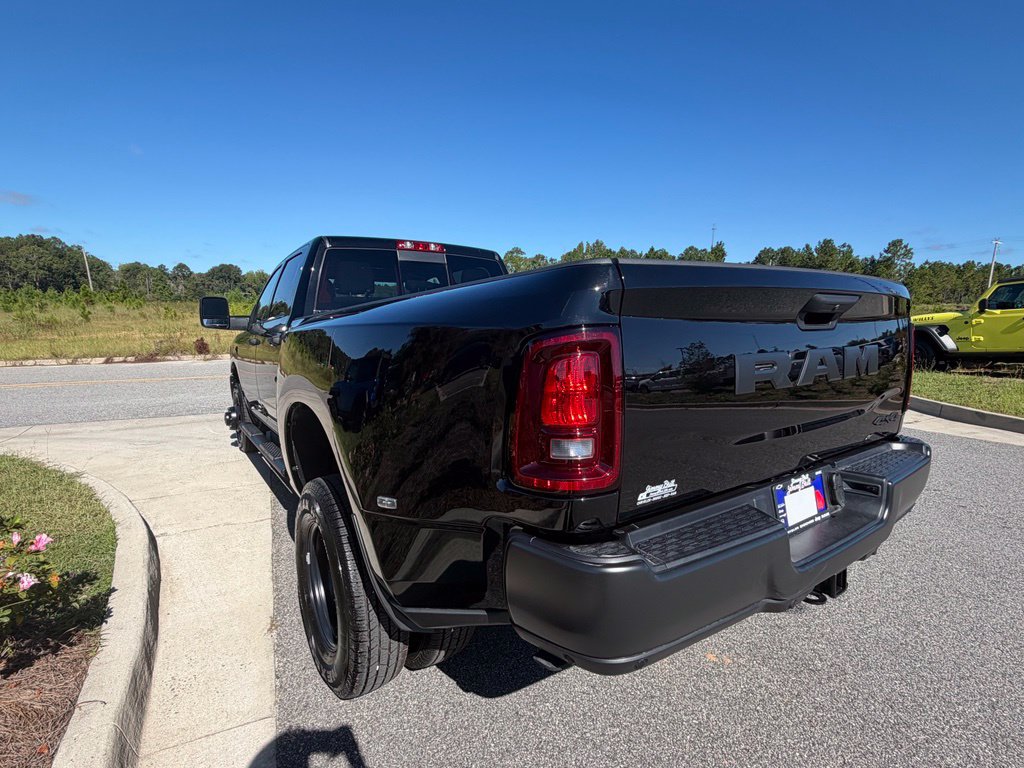 New 2027 RAM 3500 Tradesman AWD/4WD image 19