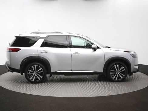 Used 2023 Nissan Pathfinder Platinum AWD/4WD image 42