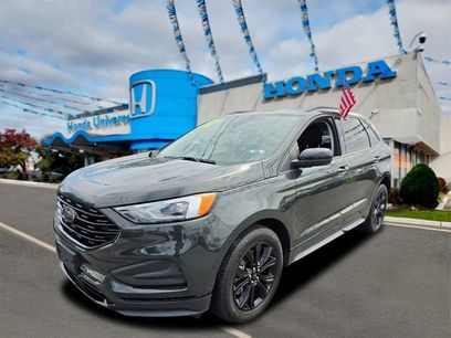 Used 2022 Ford Edge SE w/ Black Appearance Package
