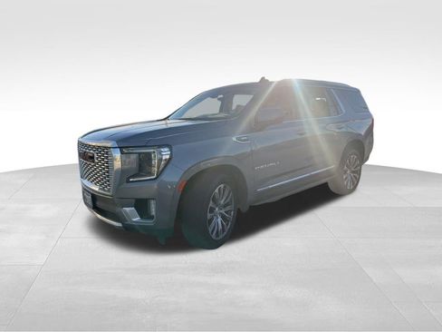 Used 2021 GMC Yukon Denali w/ Denali Premium Package image 2