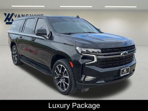 Used 2021 Chevrolet Suburban RST w/ Luxury Package image 8