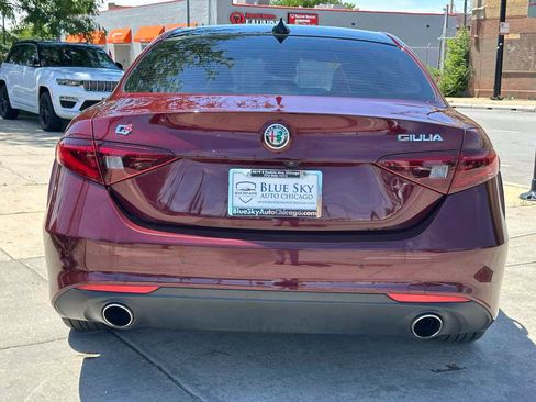 Used 2017 Alfa Romeo Giulia AWD image 6