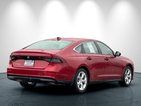 Used 2025 Honda Accord LX image 4