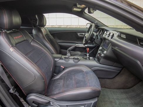 Used 2015 Ford Mustang GT RWD image 19