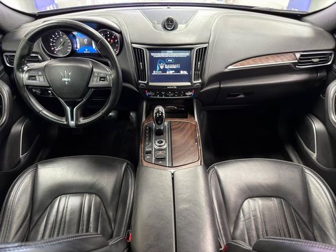 Used 2017 Maserati Levante w/ Luxury Package AWD/4WD image 28
