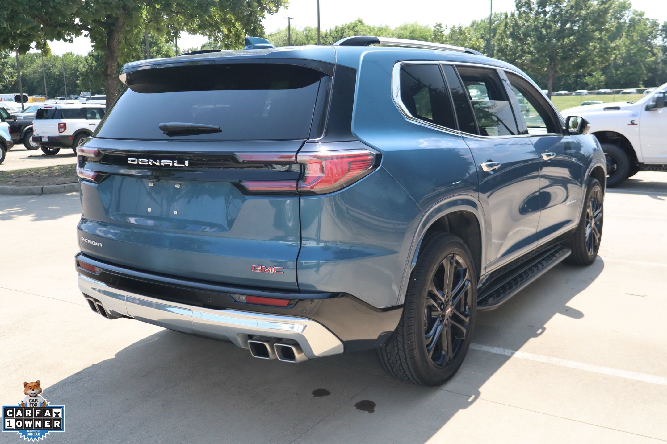 Used 2025 GMC Acadia Denali w/ LPO, Floor Liner Package FWD image 3