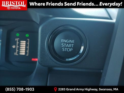 Certified 2025 Toyota Tacoma SR5 image 28