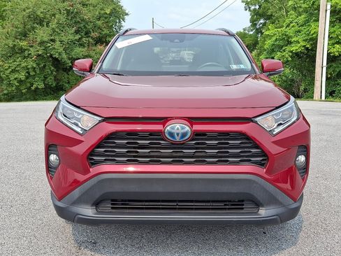 Certified 2021 Toyota RAV4 XLE w/ XLE Grade Weather Package AWD/4WD image 2