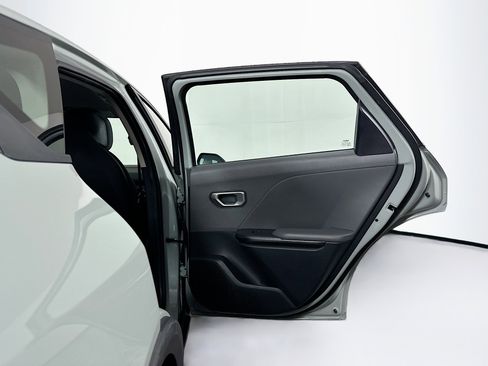 Used 2025 Kia K4 LXS image 29