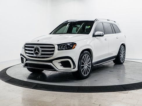 Used 2024 Mercedes-Benz GLS 450 4MATIC image 3