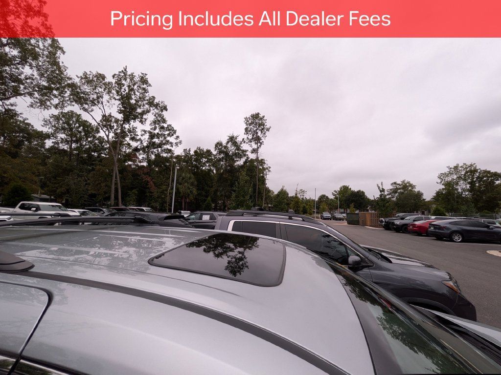 Used 2024 Toyota Sienna XLE FWD image 11