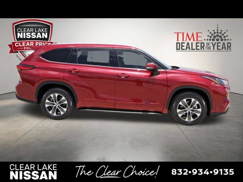 Used 2022 Toyota Highlander XLE FWD image 8