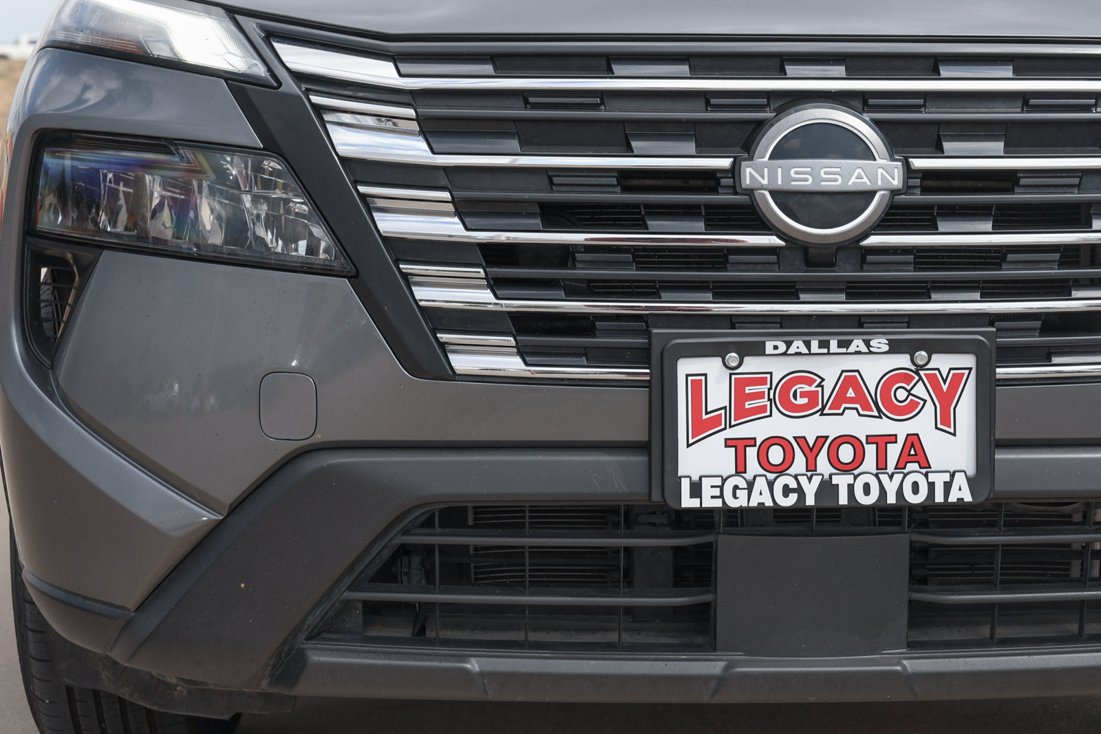 Used 2025 Nissan Rogue SV AWD/4WD image 10