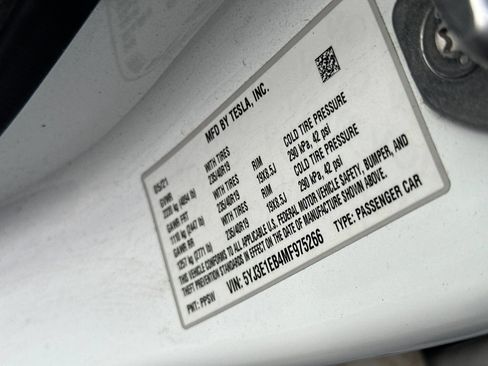 Used 2021 Tesla Model 3 Long Range AWD/4WD image 26
