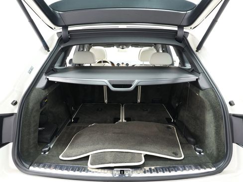 Used 2018 Bentley Bentayga Onyx Edition AWD/4WD image 89