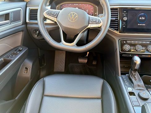 Used 2023 Volkswagen Atlas SEL AWD/4WD image 17