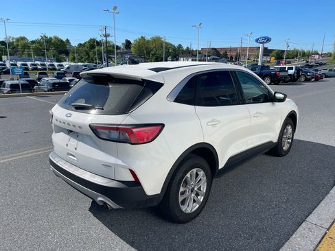 Used 2022 Ford Escape SE w/ Cold Weather Package AWD/4WD image 5