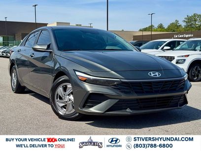 Used 2025 Hyundai Elantra SE