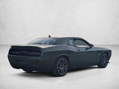 Used 2022 Dodge Challenger R/T w/ Plus Package image 5