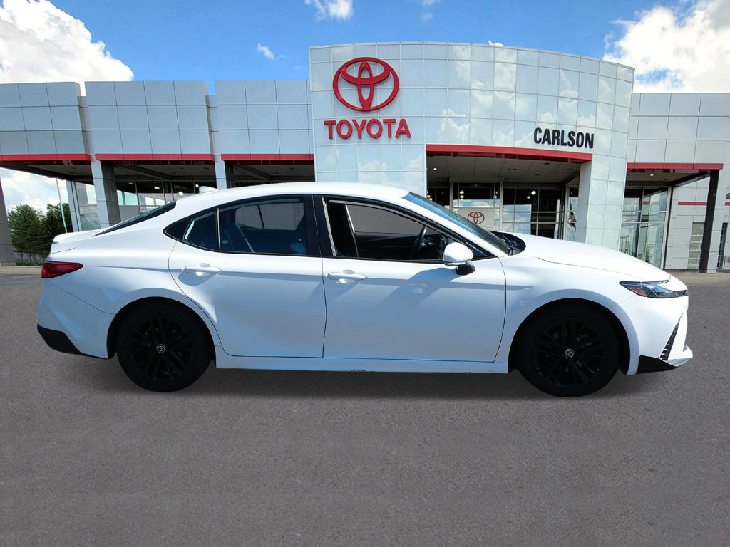 Certified 2025 Toyota Camry SE FWD image 4