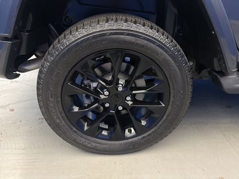 Used 2021 Jeep Wrangler Unlimited Sahara AWD/4WD image 8