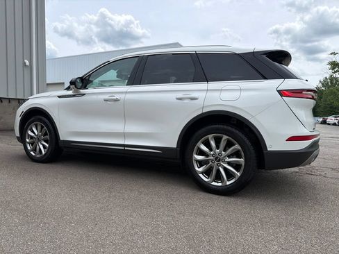 Used 2022 Lincoln Corsair AWD w/ Premium Package image 9