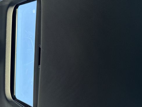 Certified 2024 Chevrolet Trax RS w/ Sunroof Package image 27