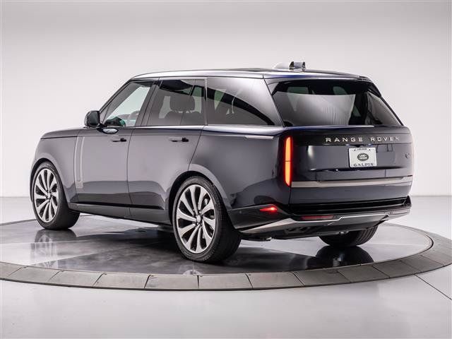 Used 2023 Land Rover Range Rover SE AWD/4WD image 3