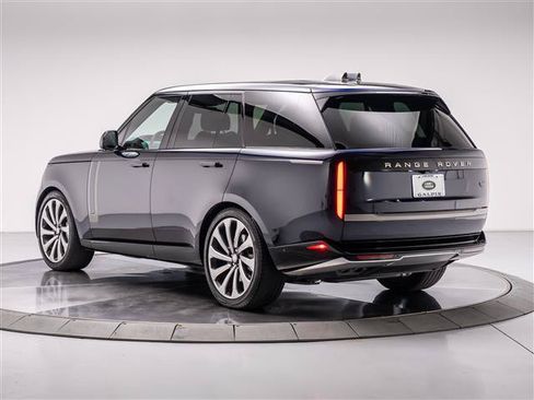 Used 2023 Land Rover Range Rover SE AWD/4WD image 3