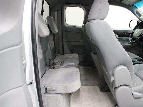 Used 2010 Toyota Tacoma 2WD Access Cab image 11