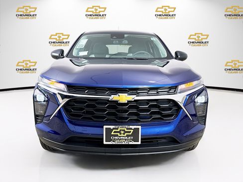 Used 2024 Chevrolet Trax LS FWD image 2