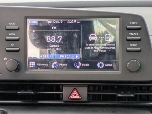 Used 2025 Hyundai Elantra Sport image 18