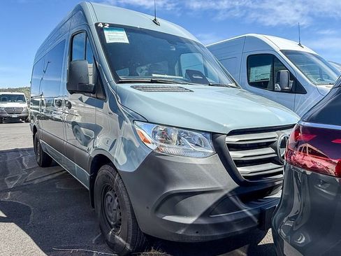 Used 2025 Mercedes-Benz Sprinter 2500 image 4