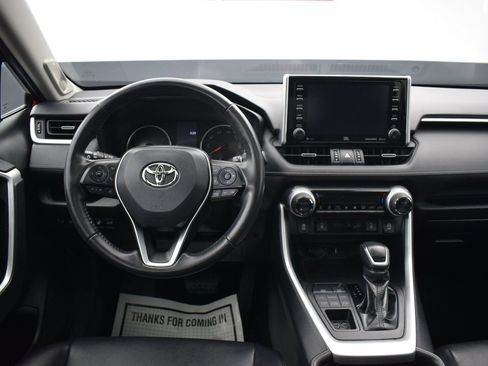 Used 2021 Toyota RAV4 XLE Premium AWD/4WD image 16