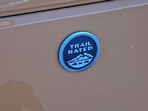 Used 2013 Jeep Wrangler Unlimited Sahara image 30