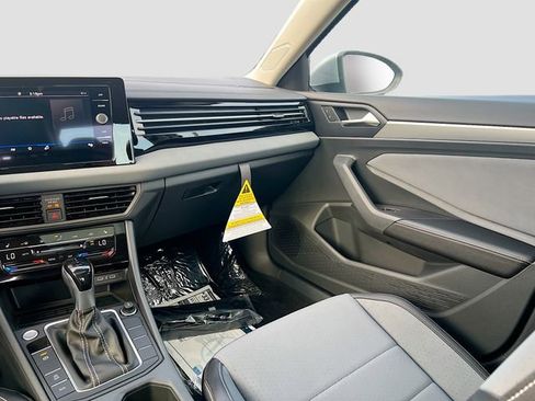New 2026 Volkswagen Jetta SE FWD image 23