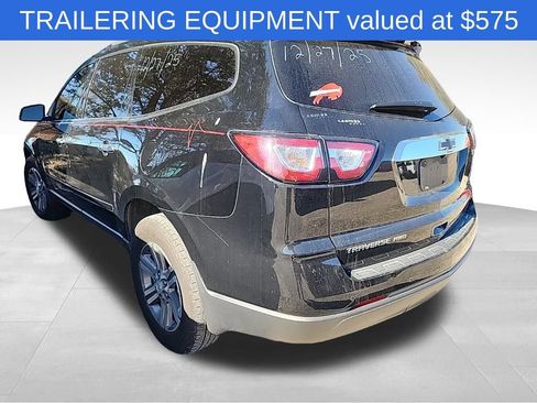 Used 2017 Chevrolet Traverse LT image 3