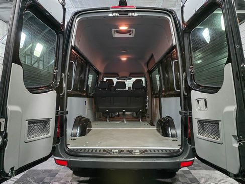 Used 2017 Mercedes-Benz Sprinter 2500 image 12