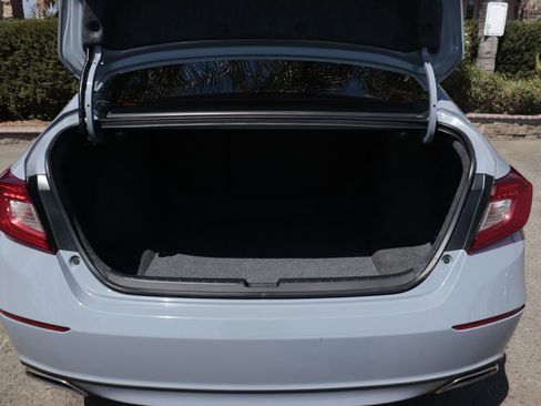 Used 2021 Honda Accord Sport image 8