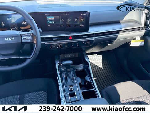 New 2026 Kia Sorento LX FWD image 18