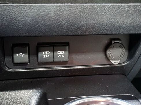 Used 2022 Toyota Sequoia Platinum AWD/4WD image 80