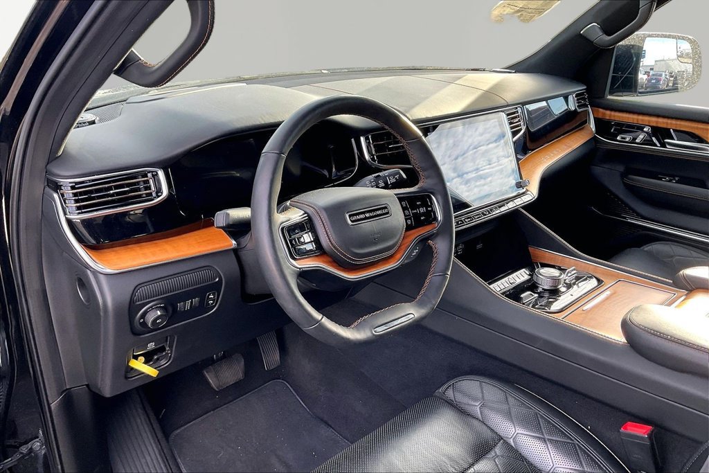 Used 2023 Jeep Grand Wagoneer L Series III AWD/4WD image 19